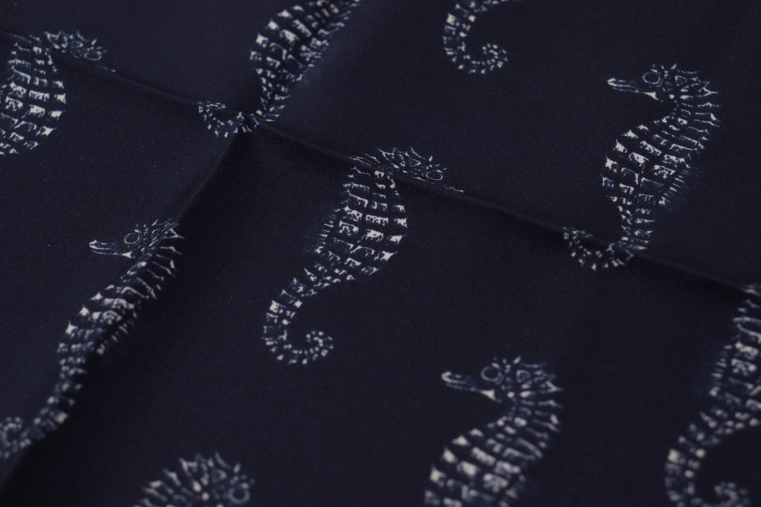Dolce & Gabbana Elegantes blaues Seepferdchen Seidenschal für Männer - Léoré