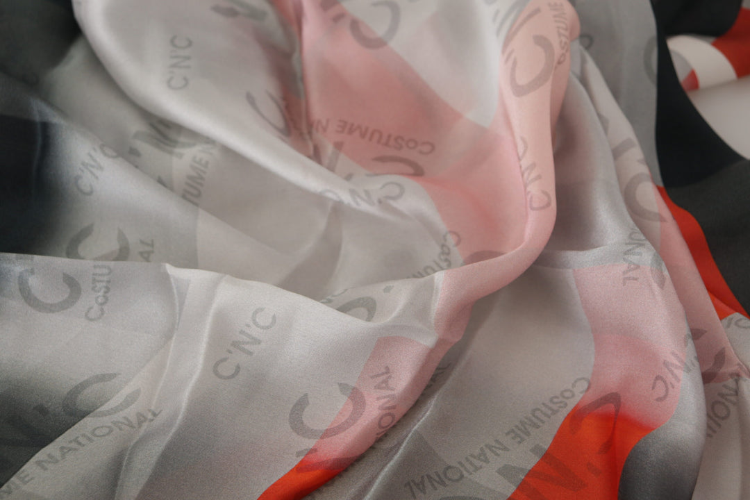 Costume National Grauer Roter Seidenschal Foulard Wickelschal