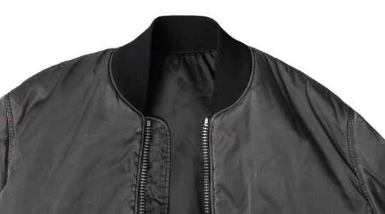 MM6 Maison Margiela Graue Bomberjacke mit Reißverschlusstasche Ärmel