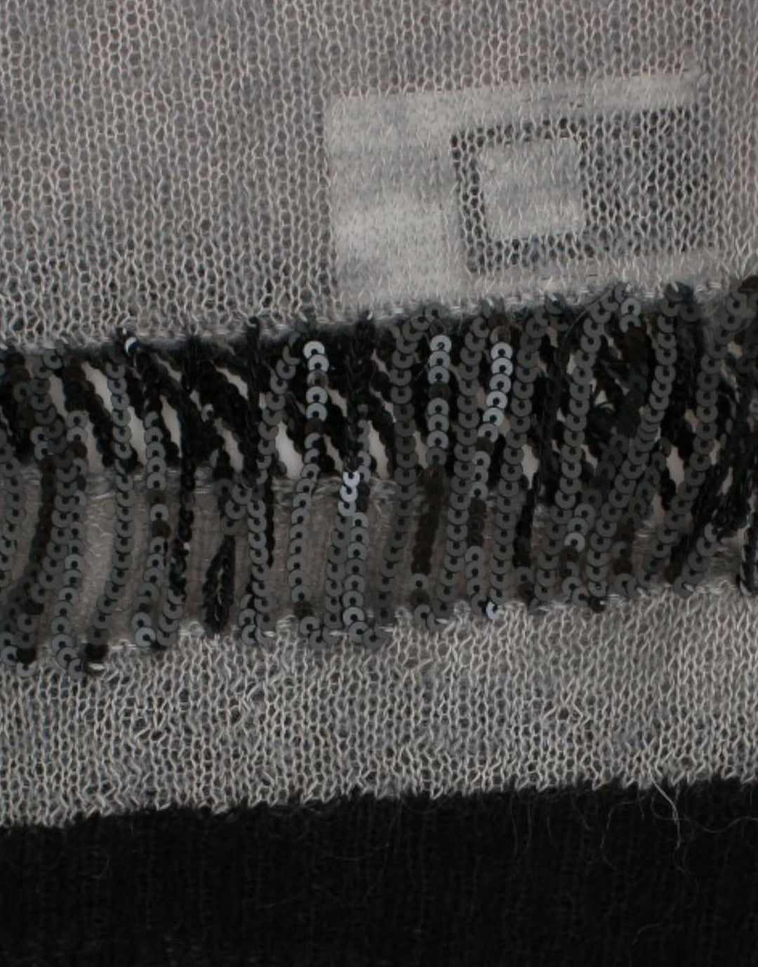 Costume National Grauer verschnörkelter asymmetrischer Pullover