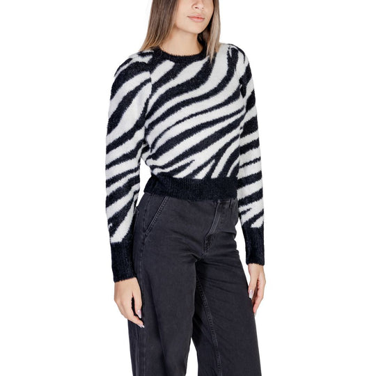 Only Schwarzer Nylon-Pullover