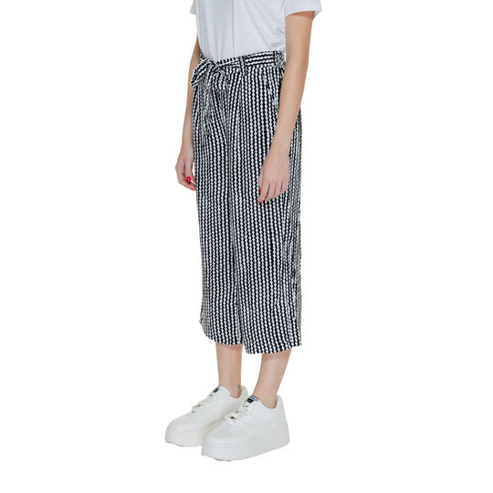 Only Schwarze Viskose-Cropped-Hose