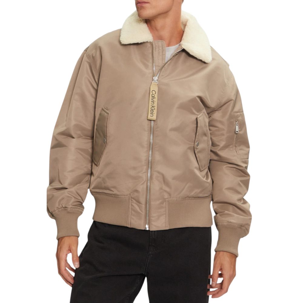 Calvin Klein Jeans Beige Jacke aus recyceltem Polyamid