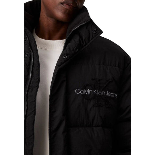 Calvin Klein Jeans Schwarze Jacke aus recyceltem Polyamid