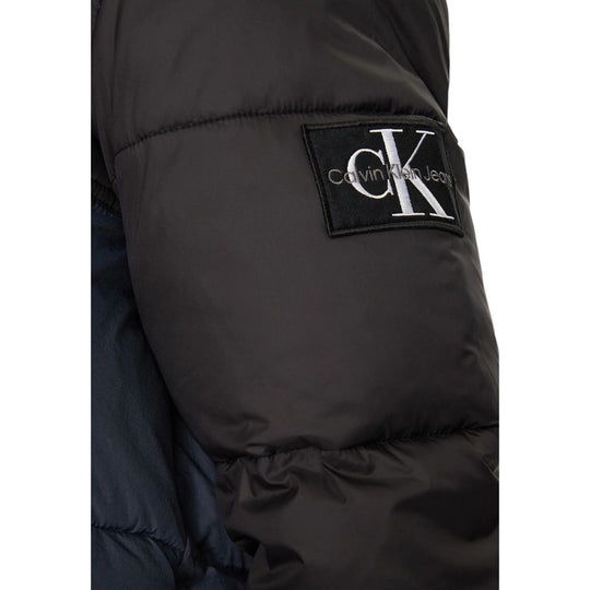 Calvin Klein Jeans Blaue Jacken aus recyceltem Polyamid &amp