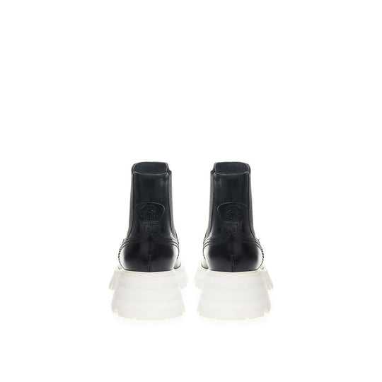 Alexander McQueen Elegante Lederstiefel in zeitlosem Schwarz
