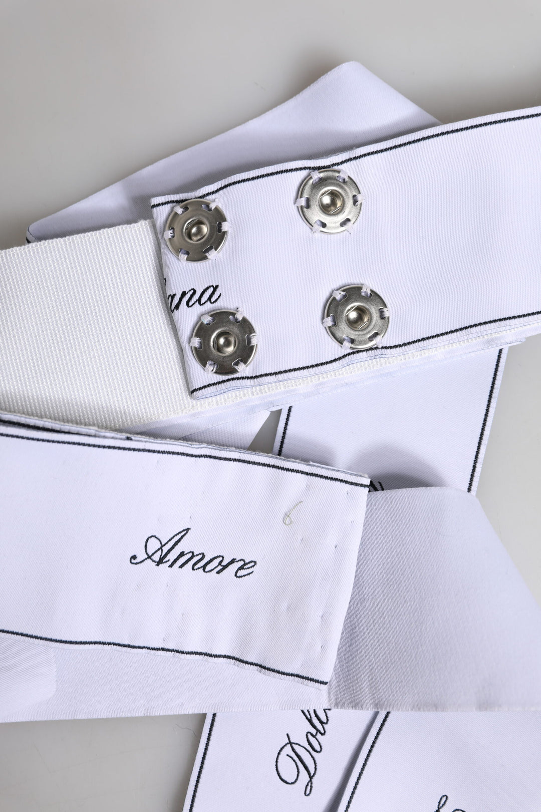Dolce & Gabbana Weißes Taillenband Breite Schleife Logo-Gürtel