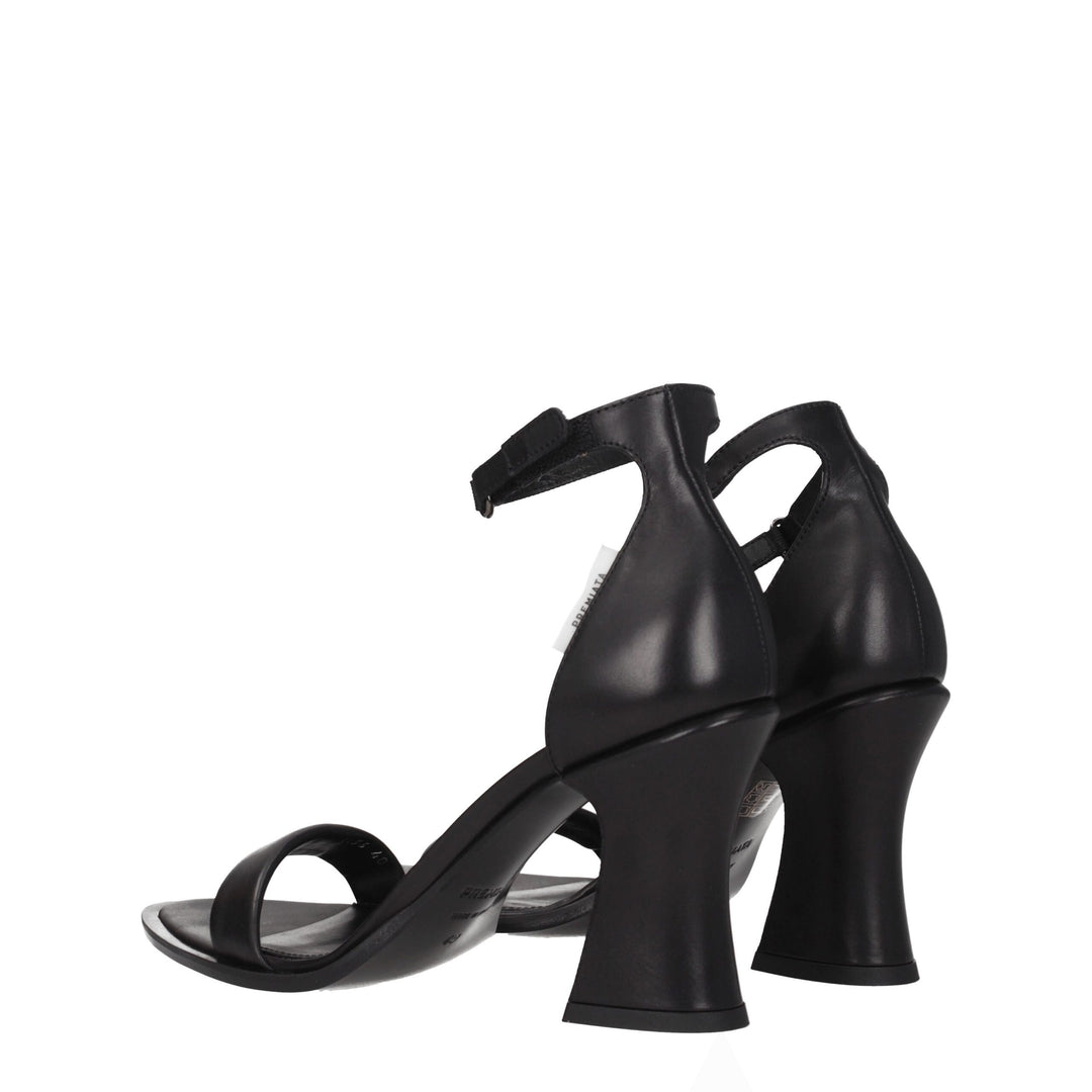 Premiata Flache Sandalen aus schwarzem Leder