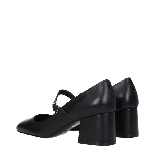 Stuart Weitzman Schwarze Leder Pumps mit mittlerem Absatz
