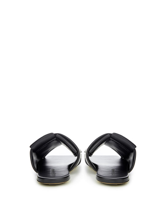 Bottega Veneta Elegante schwarze Ledersandalen