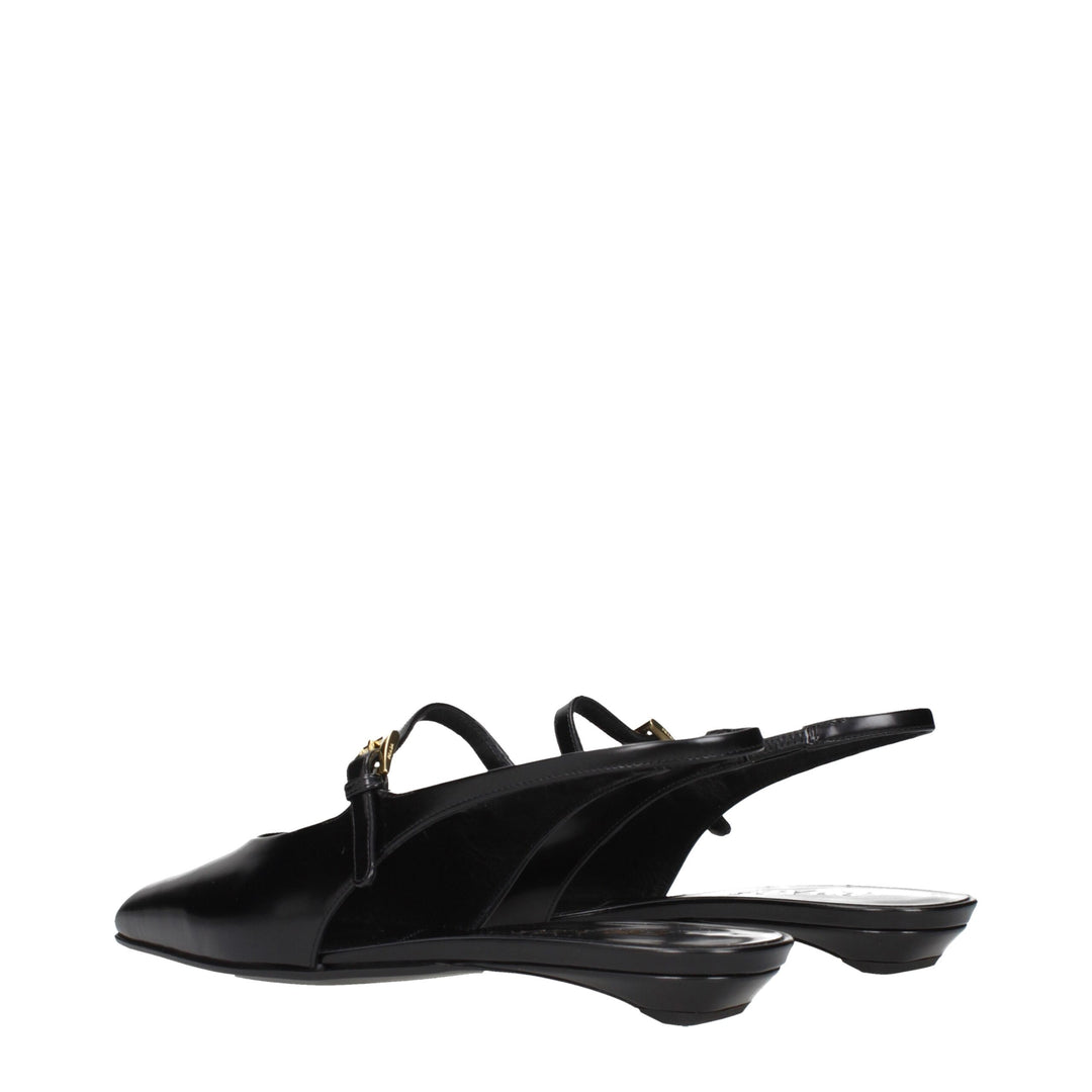 Prada Flache Sandalen aus schwarzem Leder