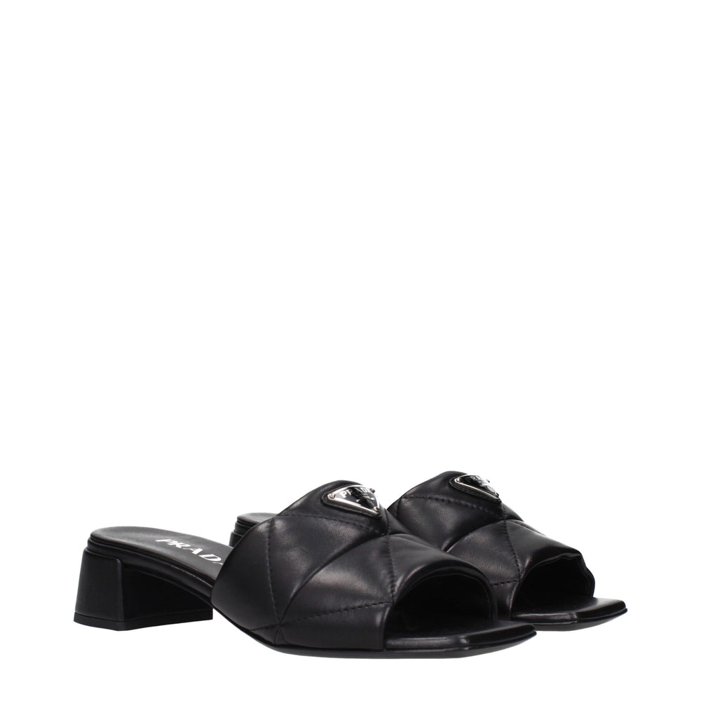 Prada Flache Sandalen aus schwarzem Leder