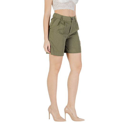 Only Grüne Viskose-Bermudas