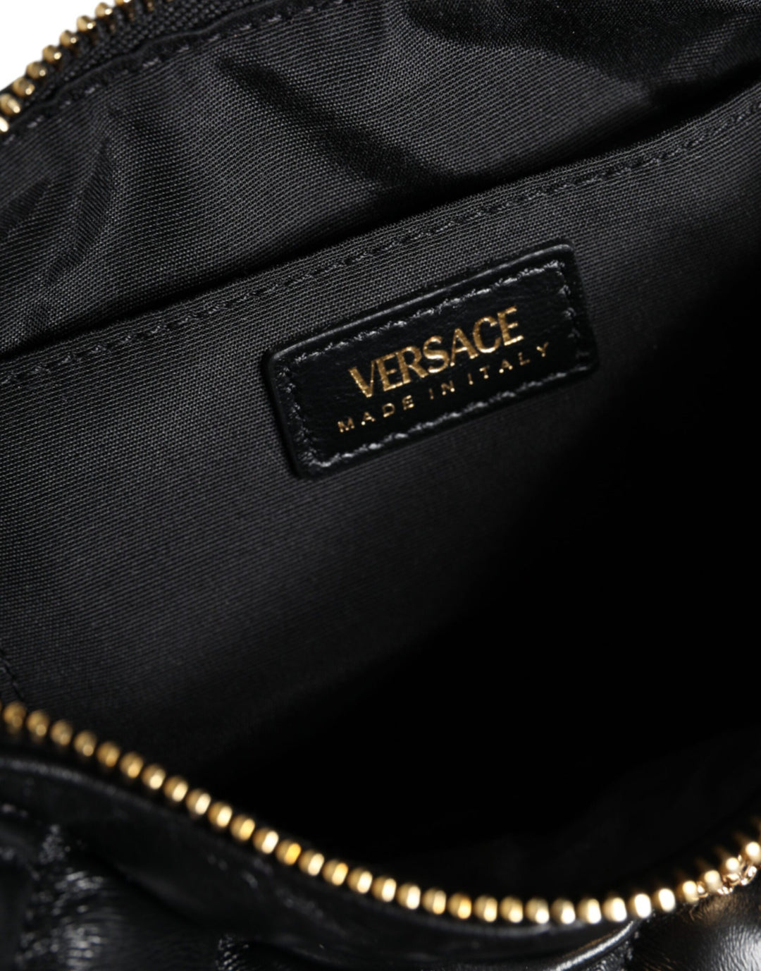 Versace Schwarz Mini gestepptes Lammfell Leder Crossbody Sling Borse Tasche