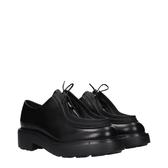 Prada Schwarze Leder Oxfords und Derbies