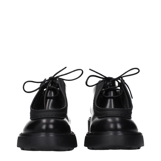 Prada Schwarze Leder Oxfords und Derbies
