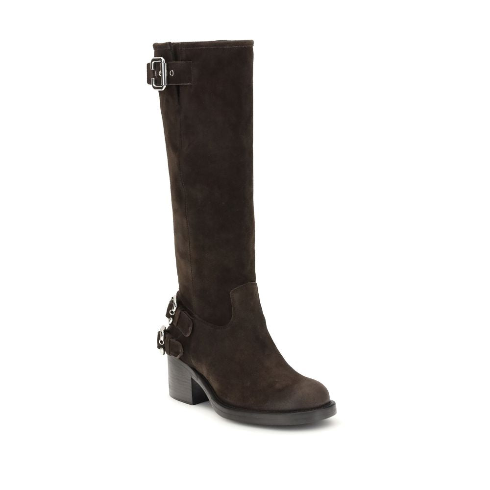 Chloé Dakota-Stiefel