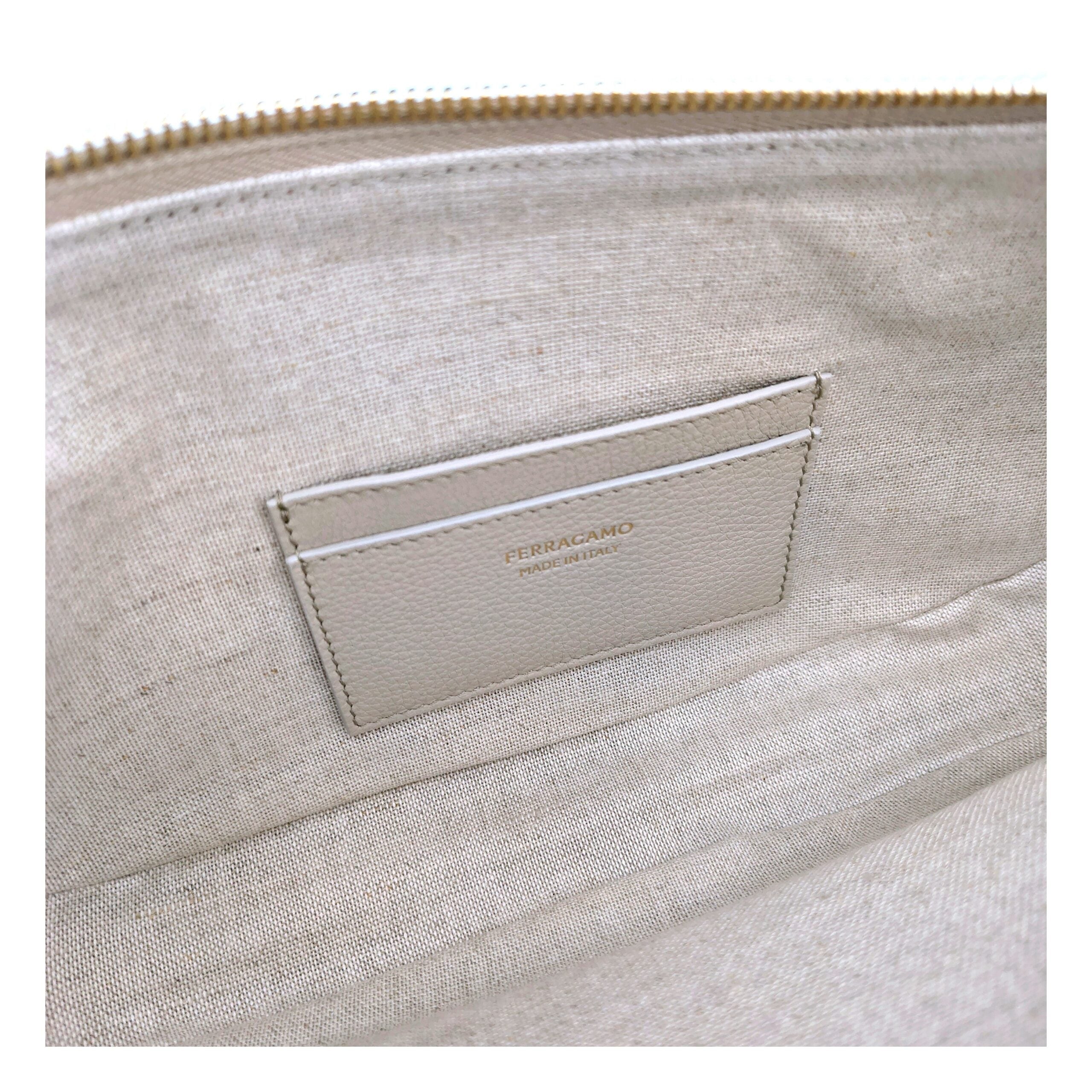 Salvatore Ferragamo Graue Leder-Umhängetasche